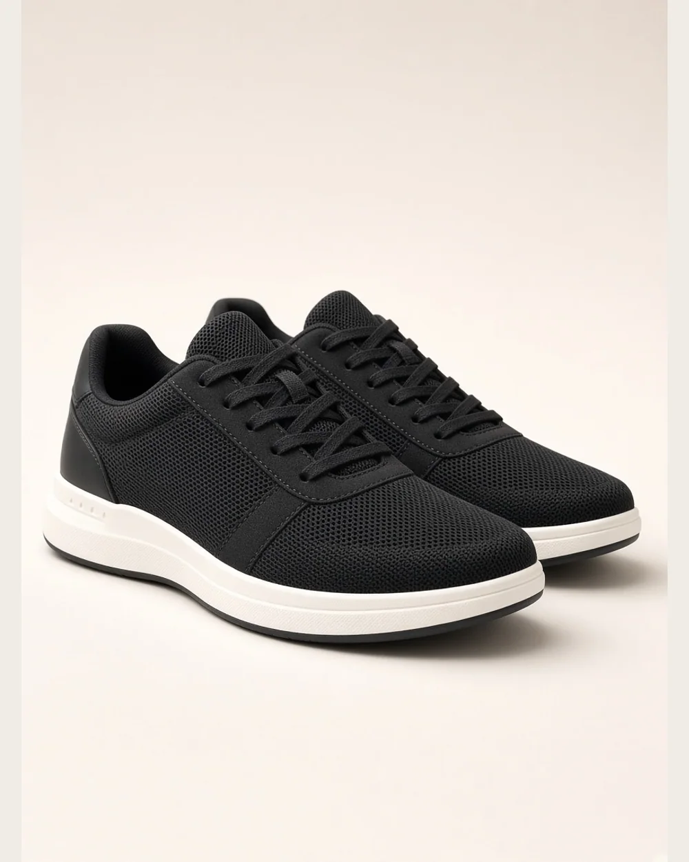Eastbrook Runner Sneaker in Black, Casual Sneakers